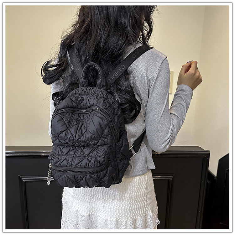 Casual pleated cloud-shaped backpack