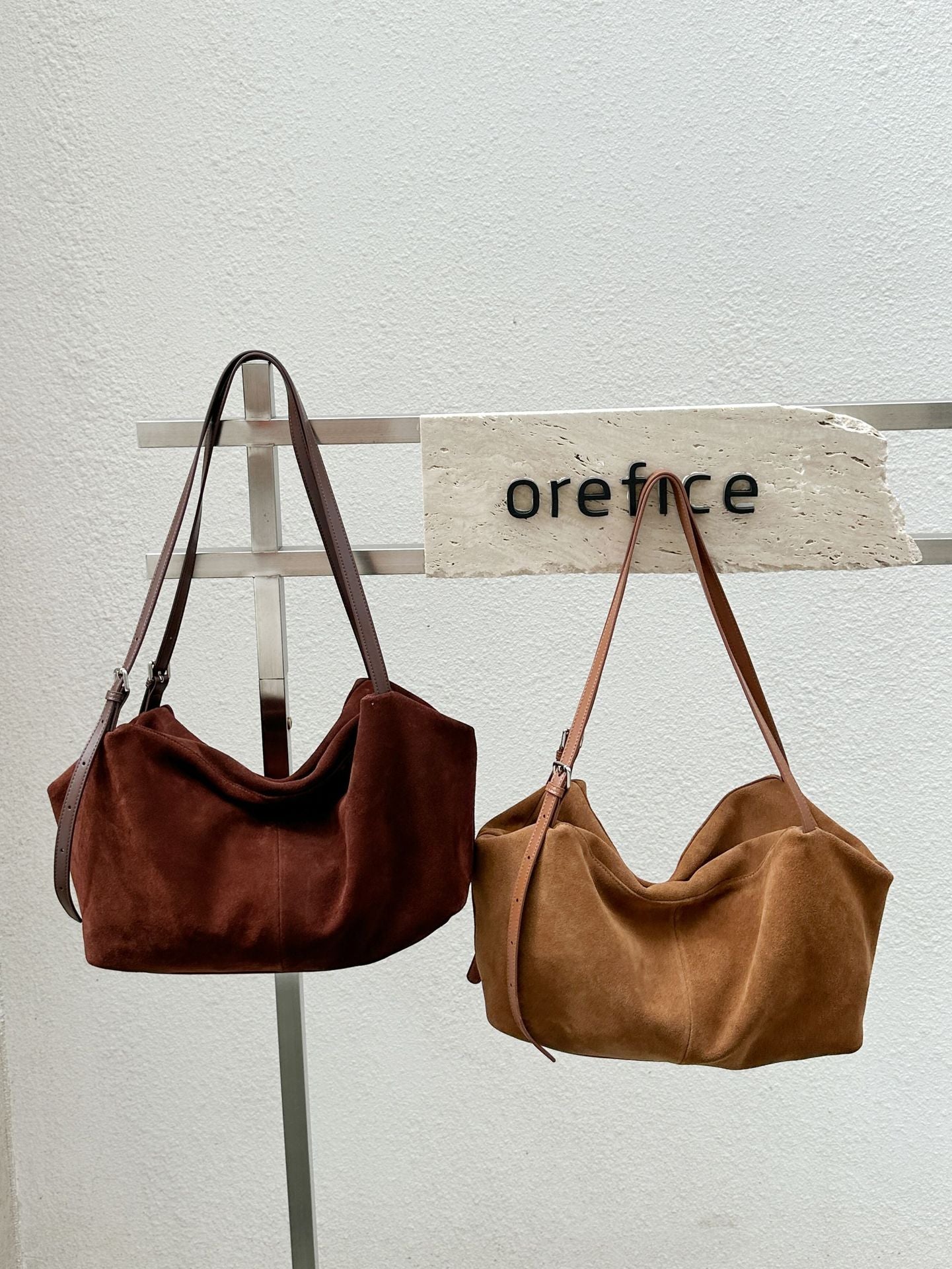 Large shoulder bag for commuting to work