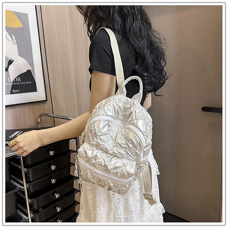 Casual pleated cloud-shaped backpack
