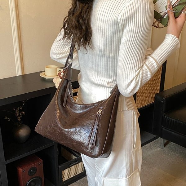 Gift a lucky plush puppy pendant and a shoulder bag - zoraflux