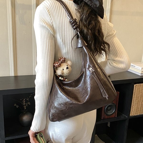 Gift a lucky plush puppy pendant and a shoulder bag - zoraflux