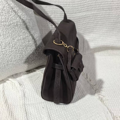 Kelly commutes tote bags daily - zoraflux