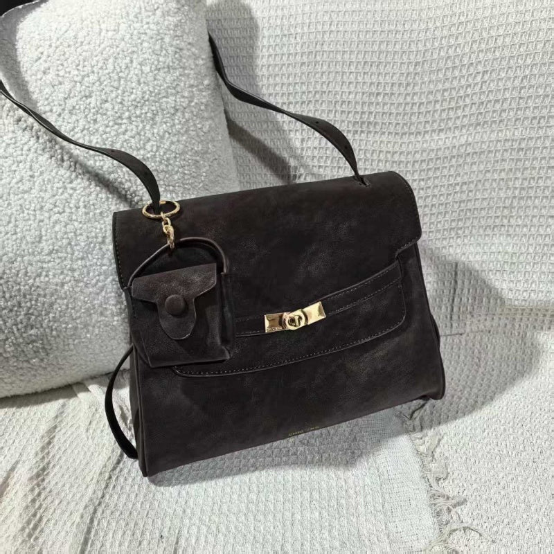 Kelly commutes tote bags daily - zoraflux