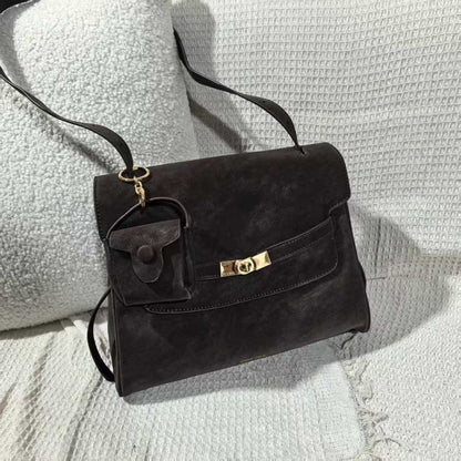 Kelly commutes tote bags daily - zoraflux