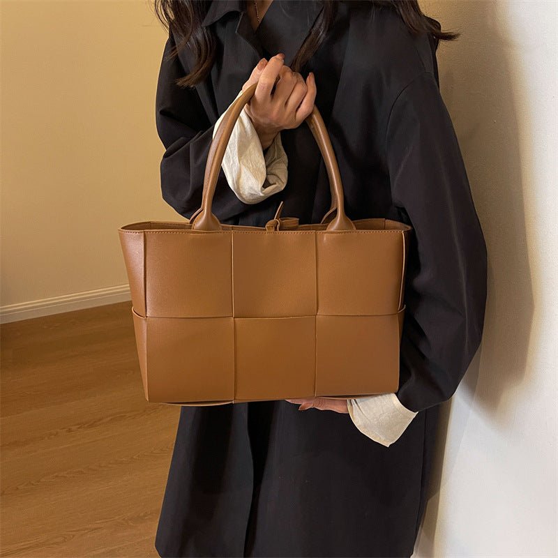 Large - capacity plaid women's handbag - zoraflux