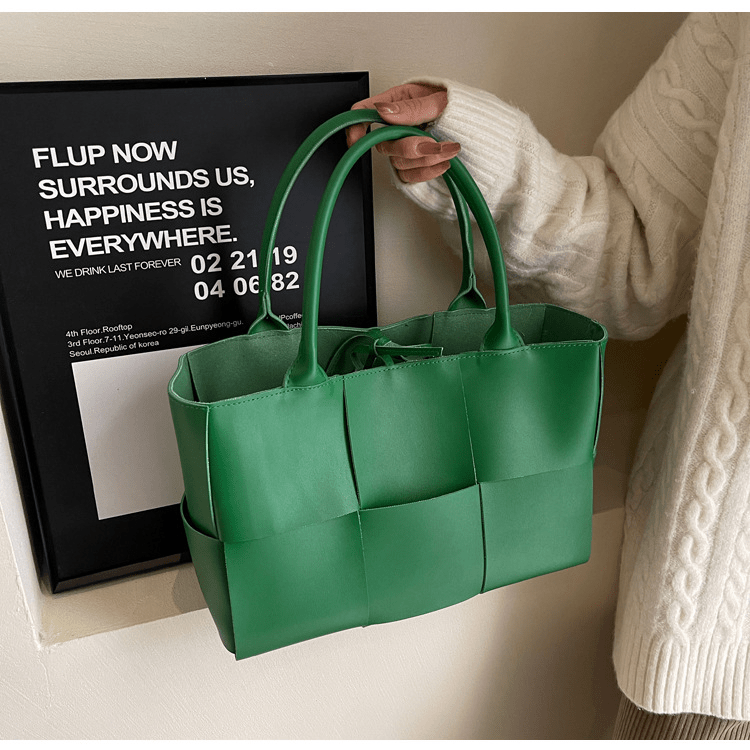 Large - capacity plaid women's handbag - zoraflux