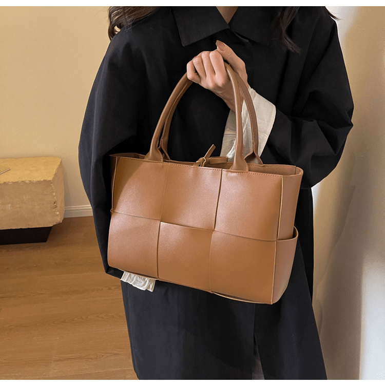 Large - capacity plaid women's handbag - zoraflux