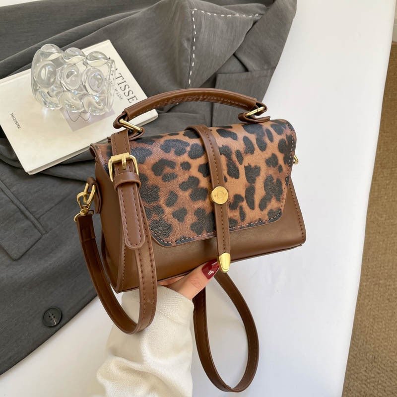 Leopard - patterned textured crossbody small bag - zoraflux