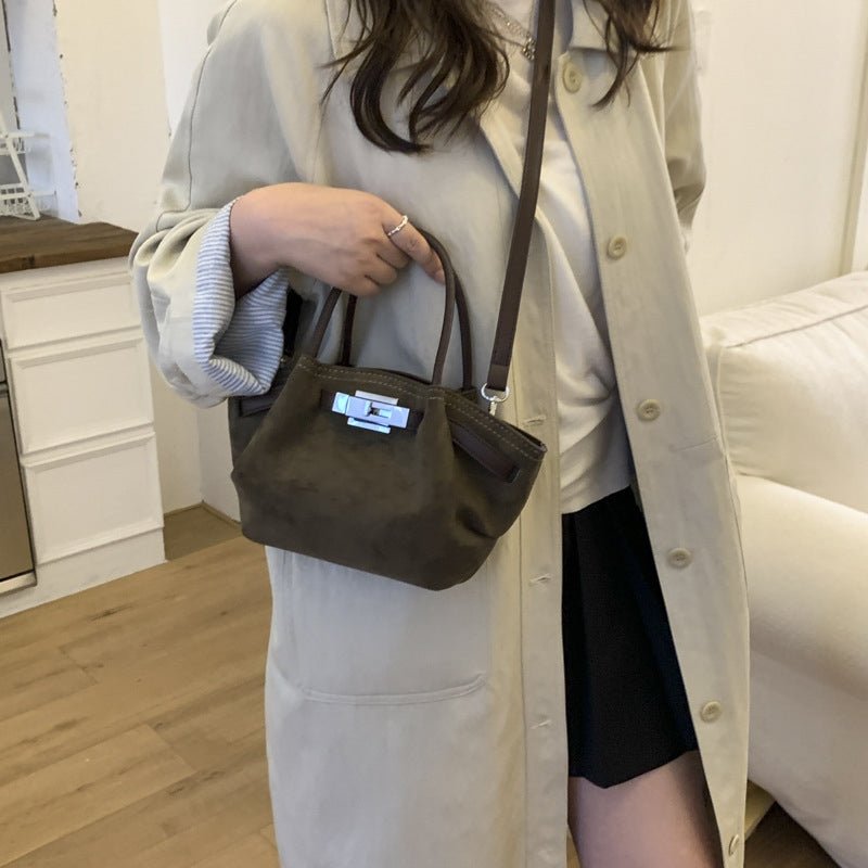 Retro and cute pendant commuter handbag - zoraflux