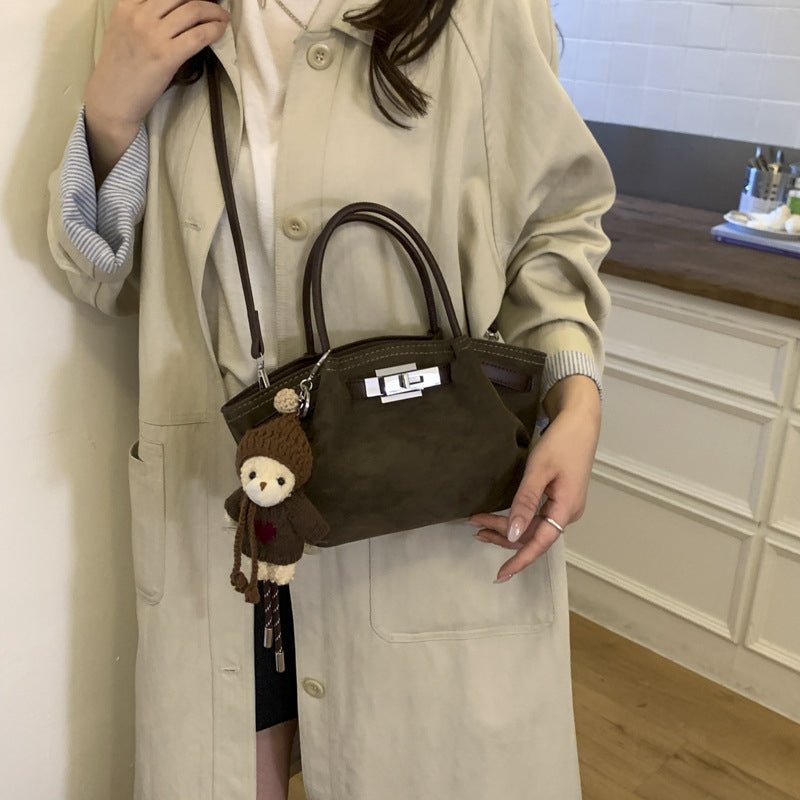 Retro and cute pendant commuter handbag - zoraflux