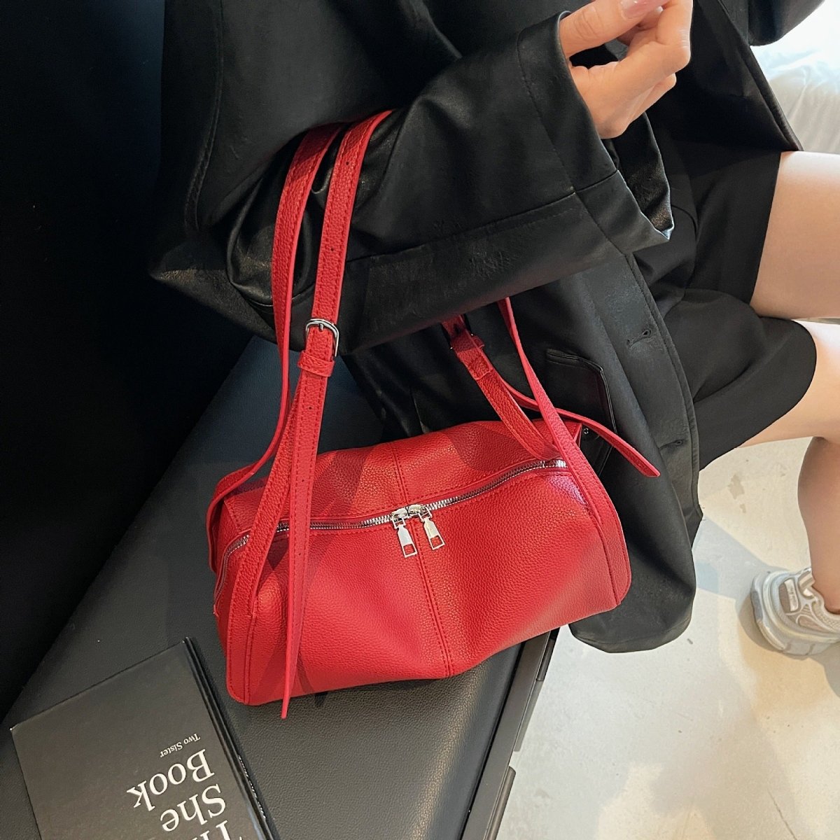 Retro underarm shoulder pillow bag - zoraflux