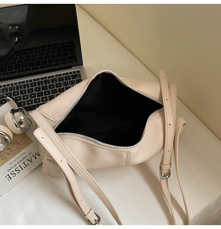 Retro underarm shoulder pillow bag - zoraflux