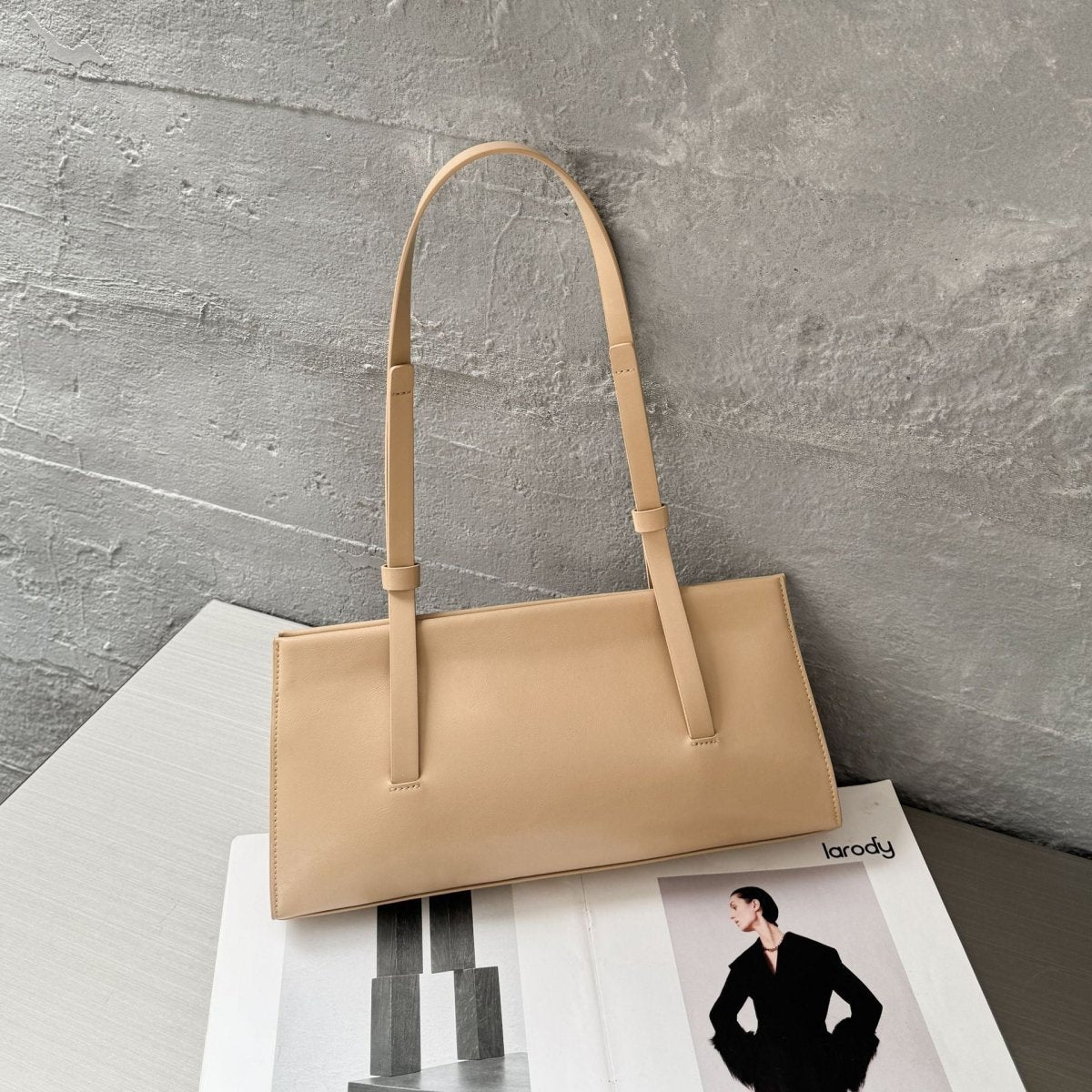 Simple French leather women's shoulder bag - zoraflux