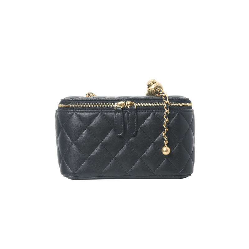 Square box bag with diamond - shaped chain - zoraflux