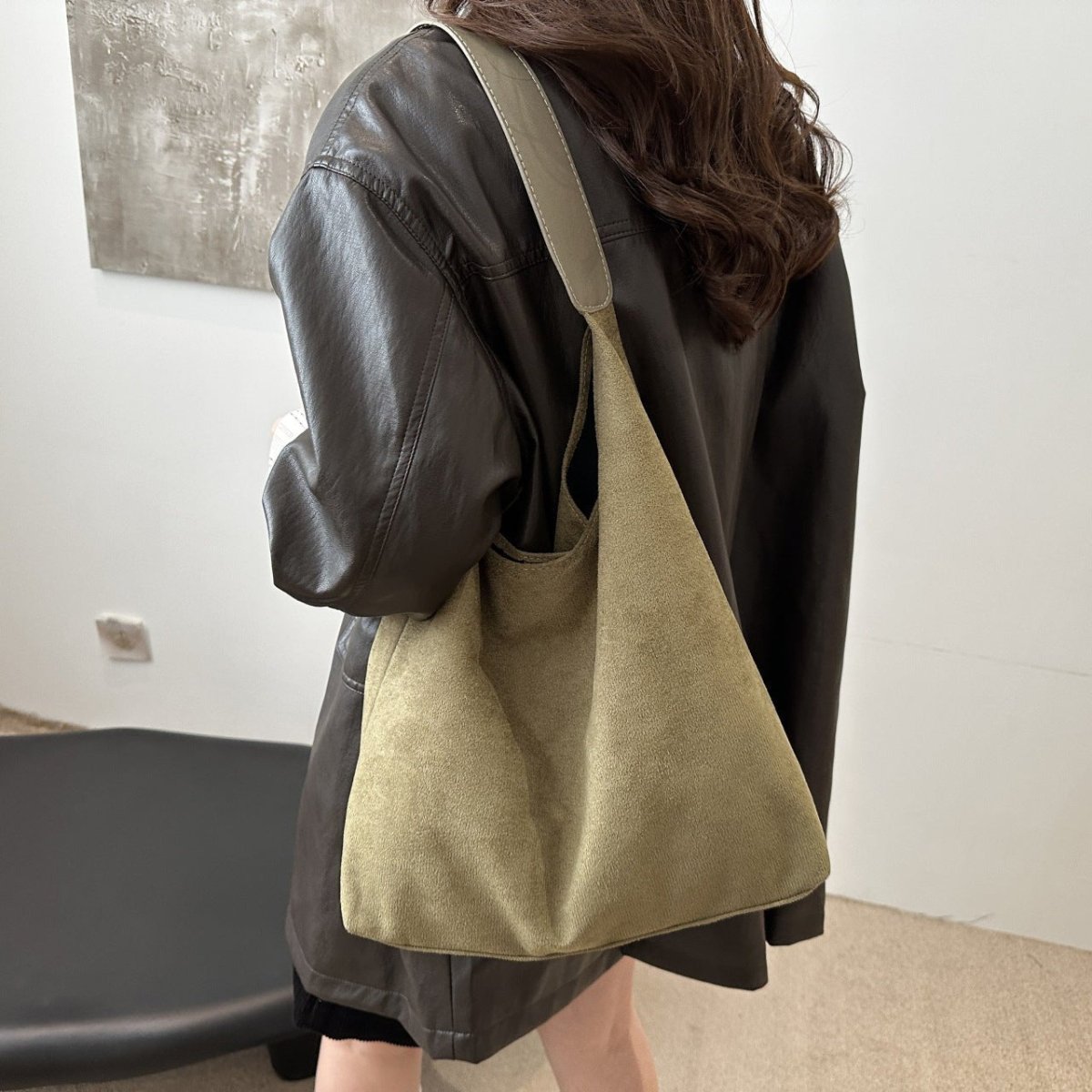 Suede fashionable underarm commuter tote bag - zoraflux