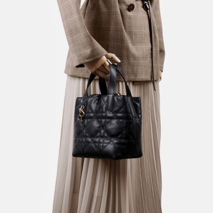 Teng lattice D letter decorated shoulder bag - zoraflux