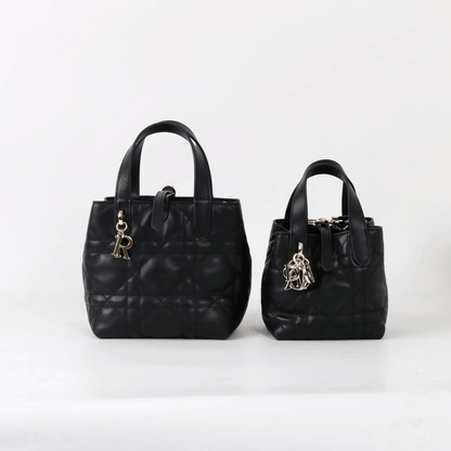 Teng lattice D letter decorated shoulder bag - zoraflux