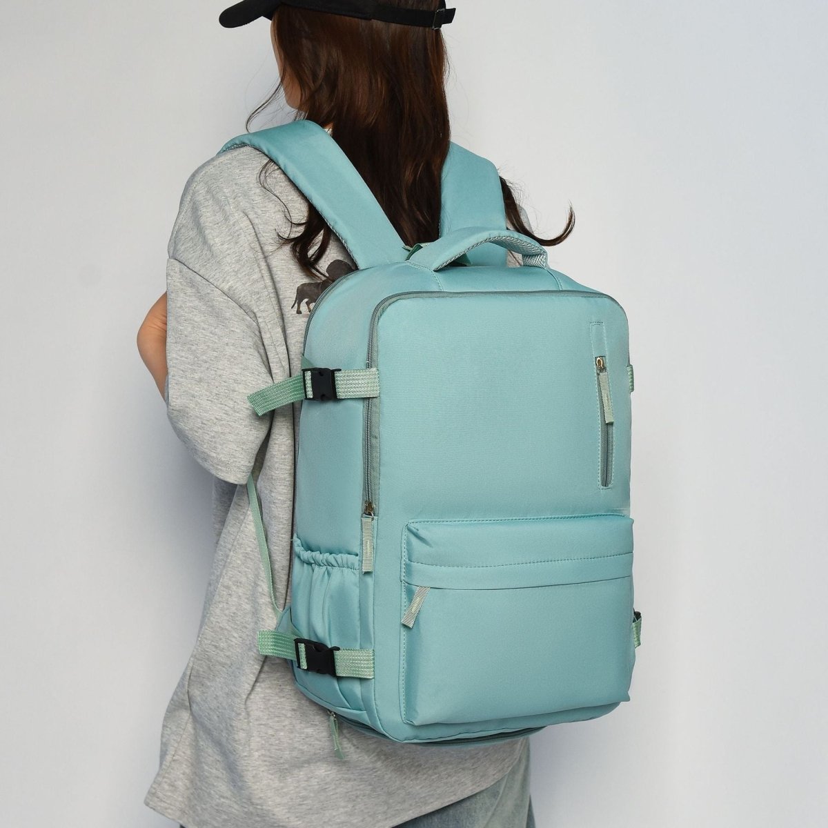 Travel light and large capacity backpack - zoraflux