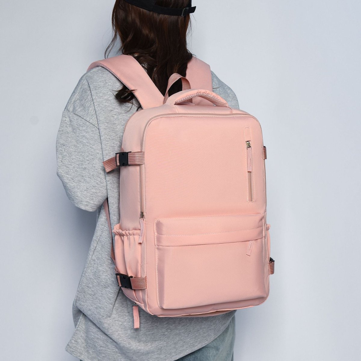 Travel light and large capacity backpack - zoraflux