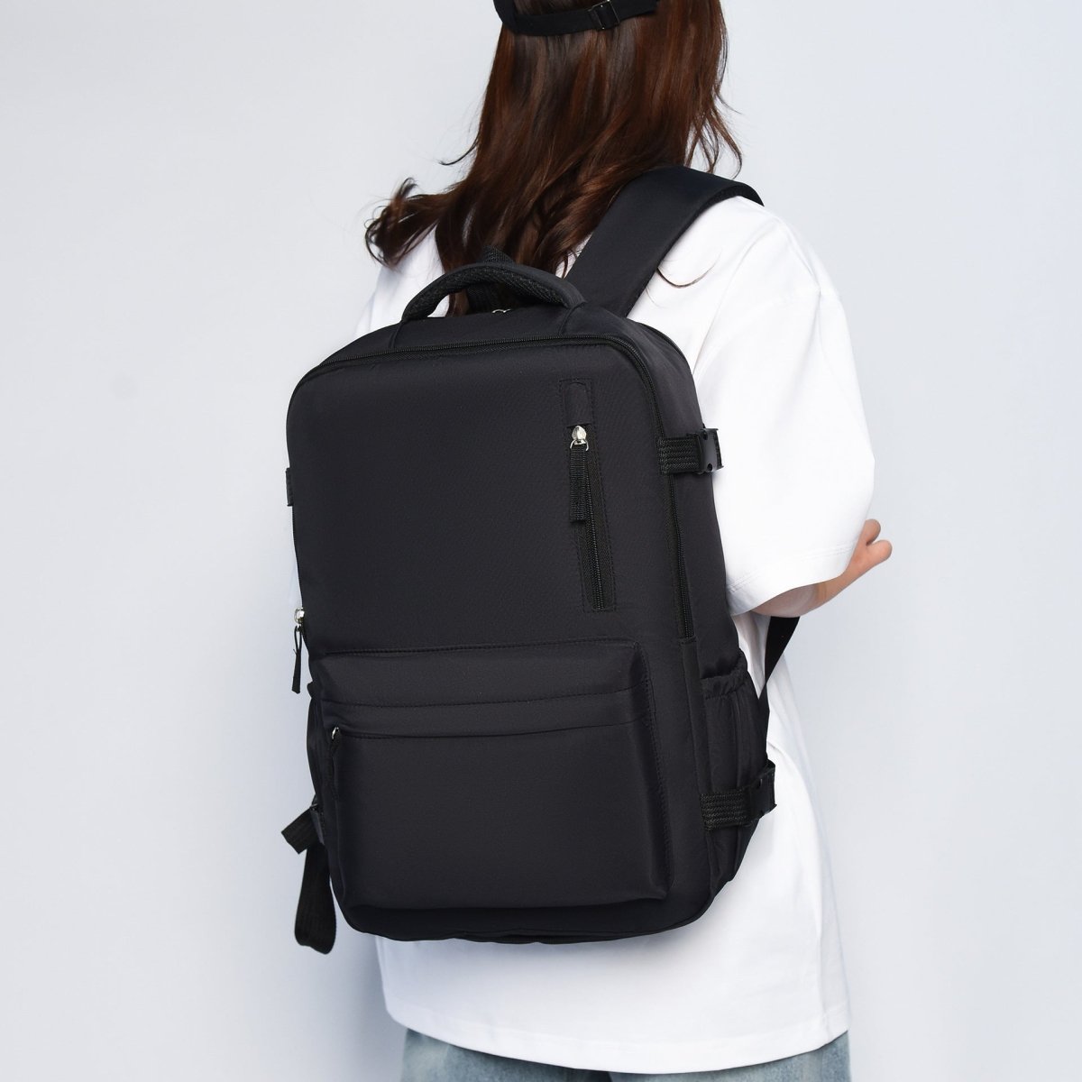 Travel light and large capacity backpack - zoraflux