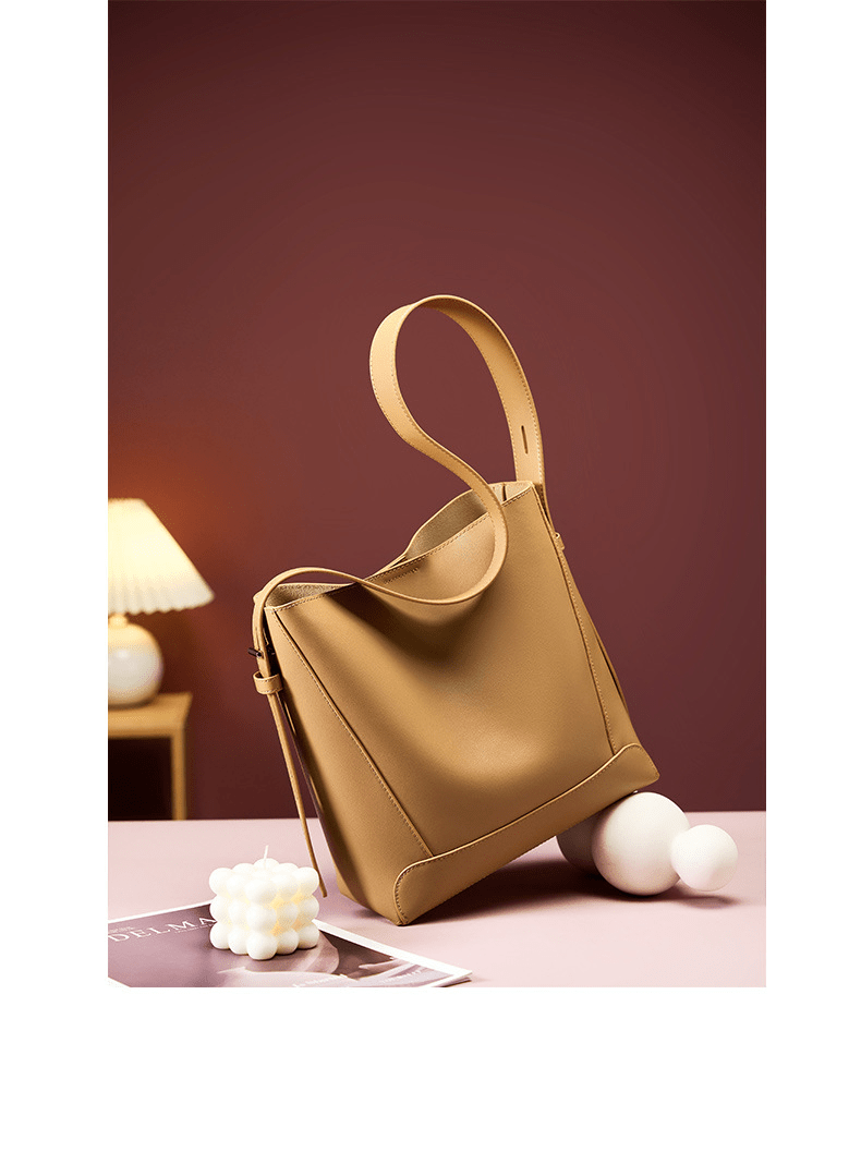 Versatile large capacity women bucket bag - zoraflux